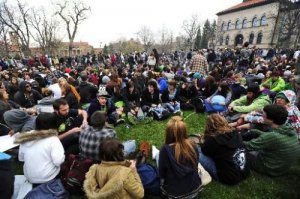 A crowd of 10,000 people gathered at the 4/20 smoke-out on the University of Colorado campus last year. (photo: Marty Caivano, Daily Camera)